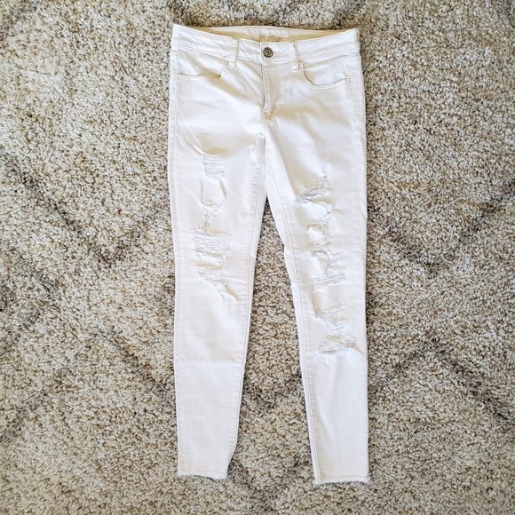 American Eagle Outfitters Denim - American Eagle Ivory Distressed Skinny Jeans Sz 6